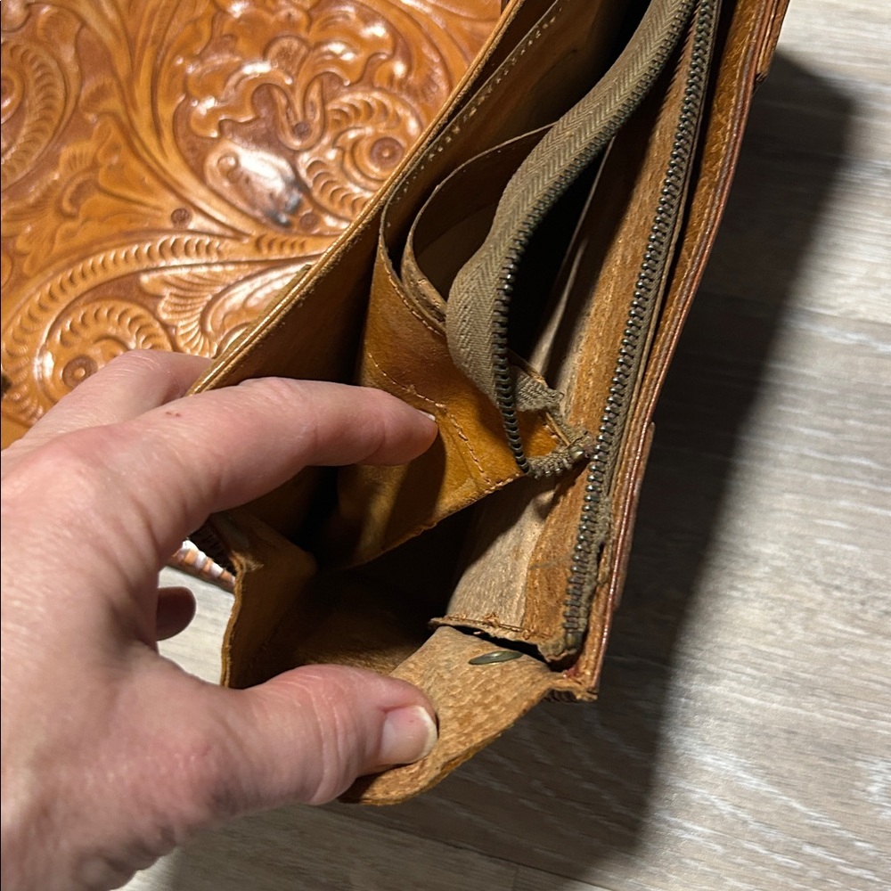 Handcrafted Brown Leather Reversible Purse no strap - Picture 9 of 9